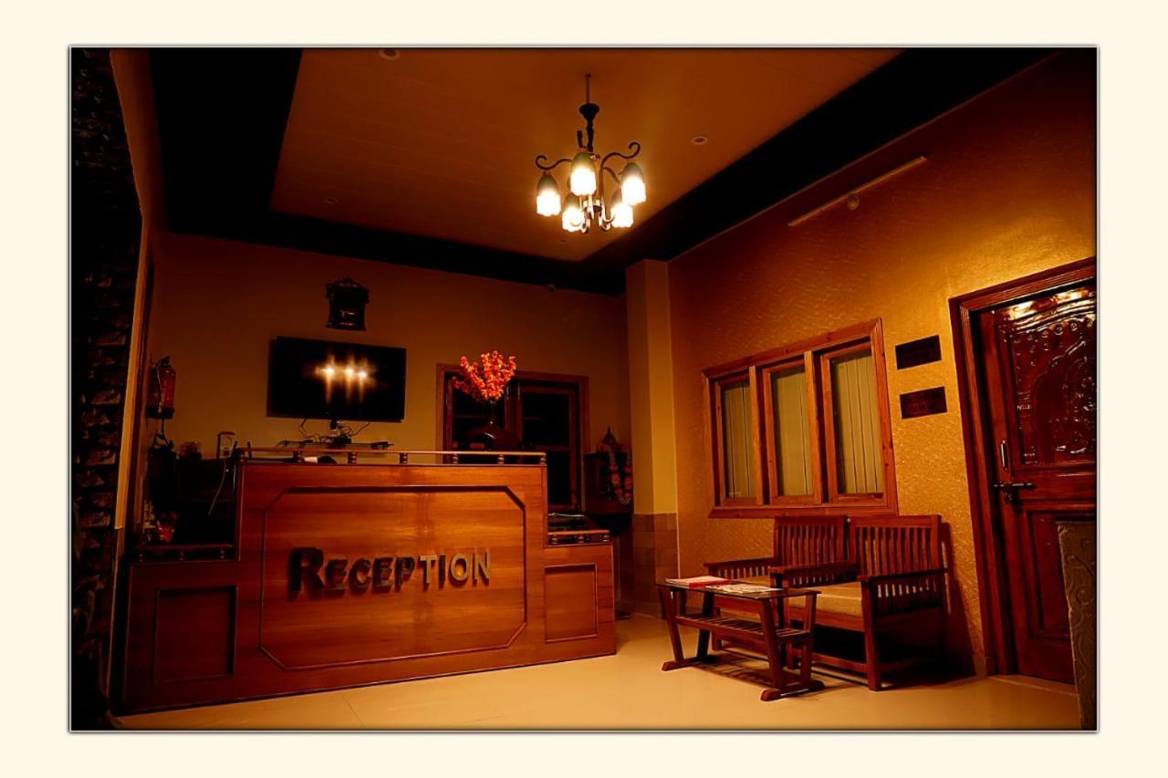 The Ranikhet Continental Hotel Екстериор снимка