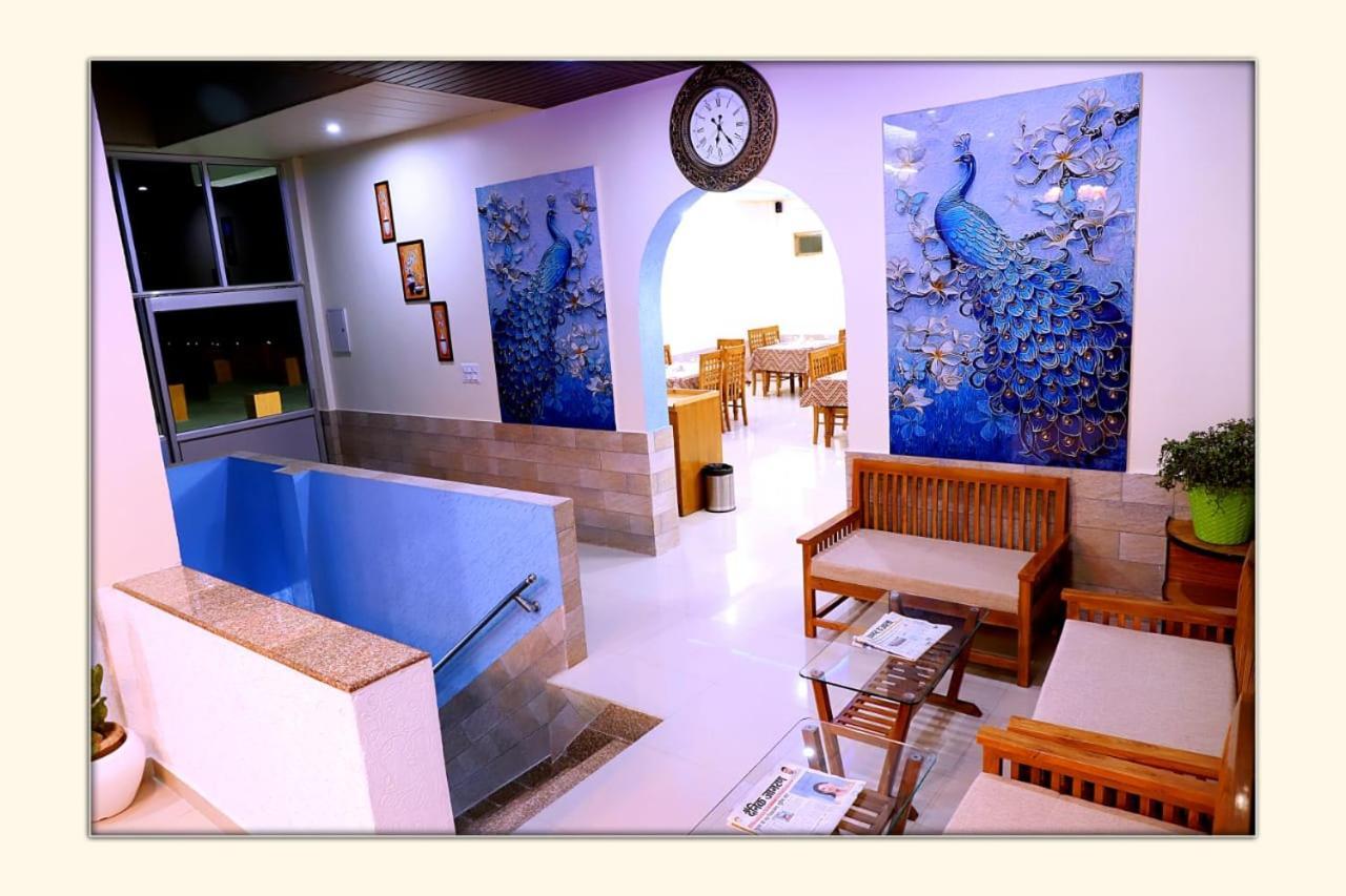 The Ranikhet Continental Hotel Екстериор снимка