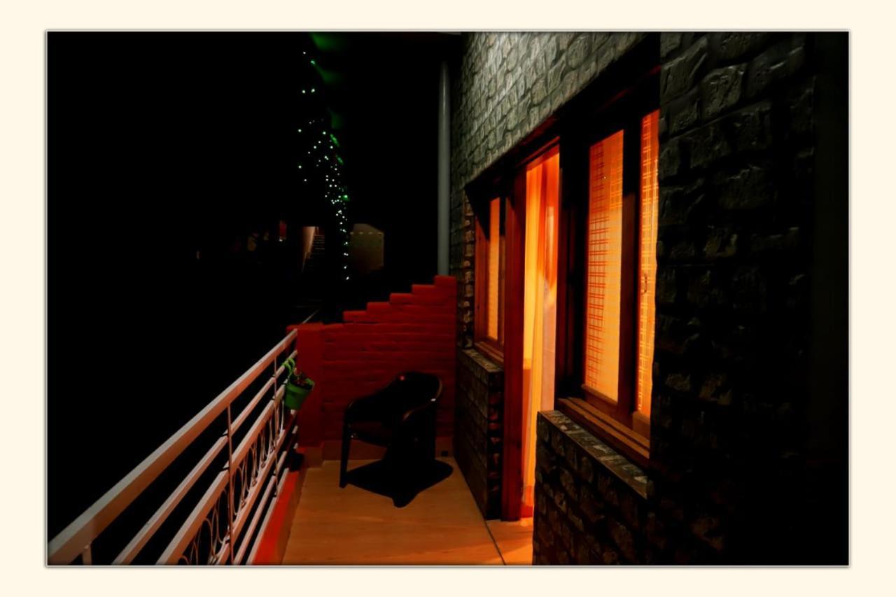 The Ranikhet Continental Hotel Екстериор снимка