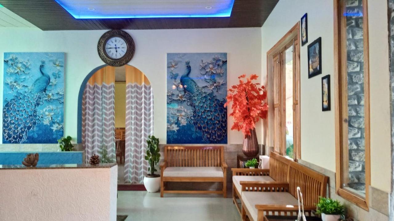 The Ranikhet Continental Hotel Екстериор снимка