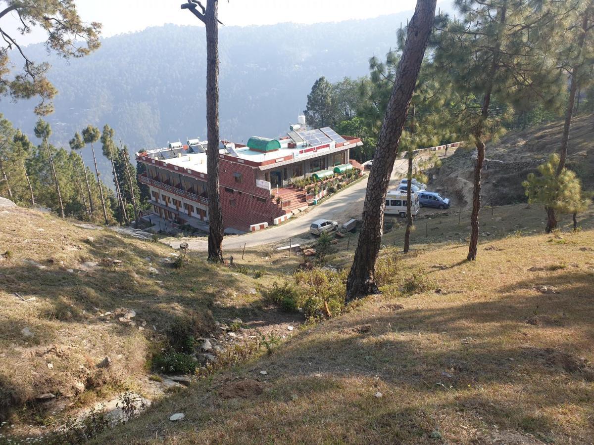 The Ranikhet Continental Hotel Екстериор снимка